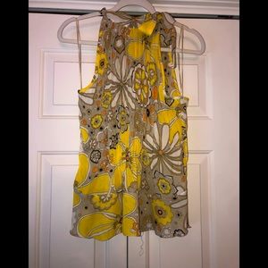 Xl lightweight Sunny yellow pleated tie neck top